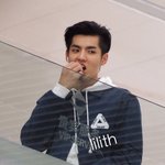 [EXO] 중국 <b>신인</b> 개그맨이라는데 누구 닮지 않음?