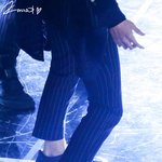 [EXO] 오늘 종인이 또 <b>맨</b><b>발</b>인가봐