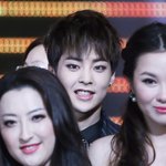 [EXO] 시우민 웃을때 입 <b>비대칭</b>되는거 말야 