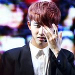 [EXO] 경수 손 ㅈㄴ 크기로 <b>유명</b>함