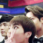 [EXO] 얘들아 너네 엉덩이 쥐 <b>안</b><b>남</b>?