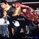 [아이콘] 지드래곤이랑 비아이 <b>인사</b>하는거봤어??