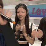 [김유정] 인기가요 김유정 아이돌 따라하기.<b>gif</b>