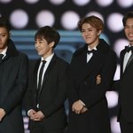 [EXO] 이짤 나도 모르게 엄마<b>미소</b>나온다