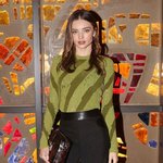 난해한 옷도 모델핏으로 소화한 미란다커