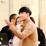 [레이] 양 들고있는 <b>양띠</b> 장이씽 (나름)고화질