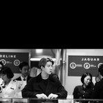 [EXO] "<b>여자</b>친구 선물할건데..."