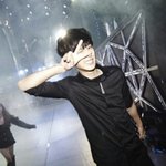 [EXO] 이거 찬열뒤에 여자누구야?