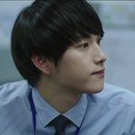 임시완 신입<b>사원</b> 룩 이쁘네요