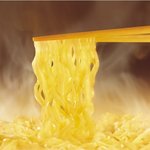 칼로리가 절반으로 뚝 내려가는 팽이<b>버섯</b> 라면 