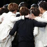 [EXO] 나 <b>광대가</b>내려가질않아