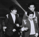 [EXO] 이 움짤의 <b>시선</b>의 끝은ㅋㅋㅋㅋ