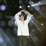 <b>맨발</b>로 춤추는 엑소 카이 존재감ㅎㄷㄷㄷㄷㄷㄷㄷ