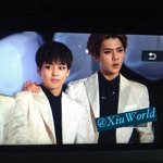 [EXO] 쟤 언제가? 이제 짜증<b>나려</b>하는데..