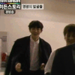 [EXO] 동우<b>기형</b>보고 아장아장 가서 안기는 찬열이ㅠㅠㅠㅠㅠㅠㅠ