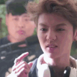 [EXO] 지나가는데 이런 남자가 <b>삿대질</b> 하면서 시비 건다면?