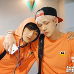 [EXO] 누가 <b>초인종</b>을 눌렀는데.jpg