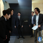 이 사진 김영민 시우민카이 진짜 <b>뿌듯</b>하게 쳐다보네 ㅋㅋㅋ