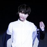 [카이] 아 김종인 <b>렌즈</b>좀 안꼈으면 좋겠음