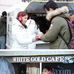직접 커피나눠주는 어<b>제자</b> 김연아