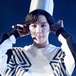 인이어 <b>체크</b>하는 아이돌 모습