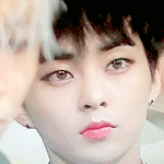 [EXO] 아이돌은 입술도따로<b>관리</b>할까?