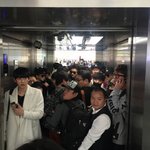 [EXO] 애들 <b>스탭</b>이 엄청나게 많구나? ㄷㄷㄷ