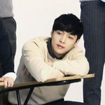 [EXO] <b>전학</b>첫날 교실문을열고들어갔다