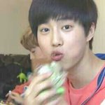 [EXO] 같은반 남자애가 내가먹는빵 <b>한입</b>먹음
