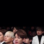 [EXO] 뷔가 <b>얼굴</b> 더 작고 <b>존</b>잘