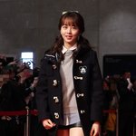 떡볶이코트에 양갈래머리한 김소현