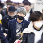 튀는머리색으로 입국중인 종현