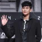 파마머리한 김수현ㅋㅋㅋㅋㅋ