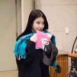 퇴근길에도 <b>요정</b>같은 아이유