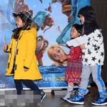 포토타임 갖는 세윤-<b>소윤</b>-윤후