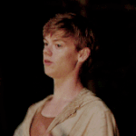 [뉴트] <b>영국식</b> 억양을 사용하는 남자 