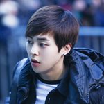 [시우민] 시우민 뮤뱅출근 고화질