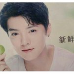 [EXO] 굿즈 보니까 갑자기 둘기즈 빠렉년들 더  불쌍 <b>애잔</b> 