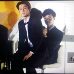 [EXO] 세훈이가 씽이 <b>무릎</b>에 앉은거 플뷰 뜸ㅠㅜㅜ