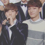 [EXO] <b>아빠</b>가 콘서트앨범하고 <b>시</b>즌그리팅사줬어ㅜ