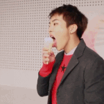 [시우민] 아이슈크림 먹는 시우민~(메리슈어움짤)