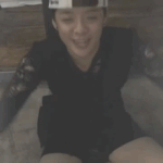 [시우민] <b>앰버</b>랑시우민 똑같은 귀걸이했네했어