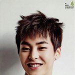 [EXO] 시즌그리팅의 가치? 포카부터 <b>차원</b>이달라