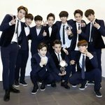 [EXO] 니네 <b>현실</b>왕따야?친구들이랑 저러고 안놀아봄?