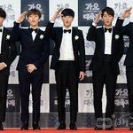 가요대축제 유일하게 추모꽃 달고 <b>참석</b>한 아이돌
