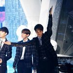 [EXO] 온몸으로 엑소엘을 <b>표현</b>중인 종이니