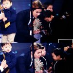 [EXO] <b>서준</b>이 손에 꼬옥 쥐어주는 세훈이ㅠㅠ