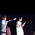 [댓글부탁] 팬한테조명떨어지려고하니깐바로달려나가는아이돌_<b>jpg</b>.