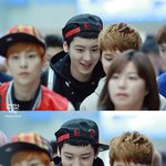 [EXO] 한쪽 귀 <b>모자</b>속에 파묻힌거 씹귀