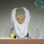 [EXO] 혼자있는거 좋아하는애들 책추천해줌